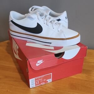 Nike Court Legacy White and Black Sneakers Brand New Never Worn